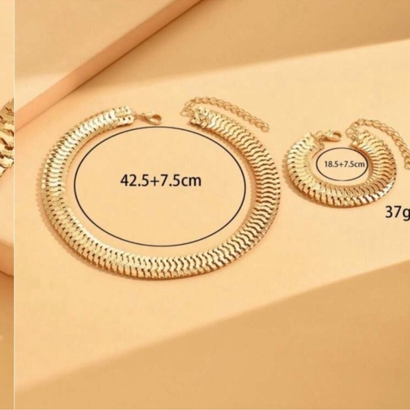 18k Gold Plated Necklace Bracelet Set, Two Piece Set, Exaggerated - Picture 4 of 4